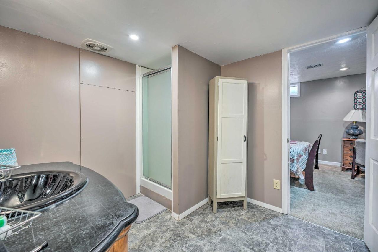 Lovely 3- Bedroom Apartment With Street Parking. Goshen Exterior photo