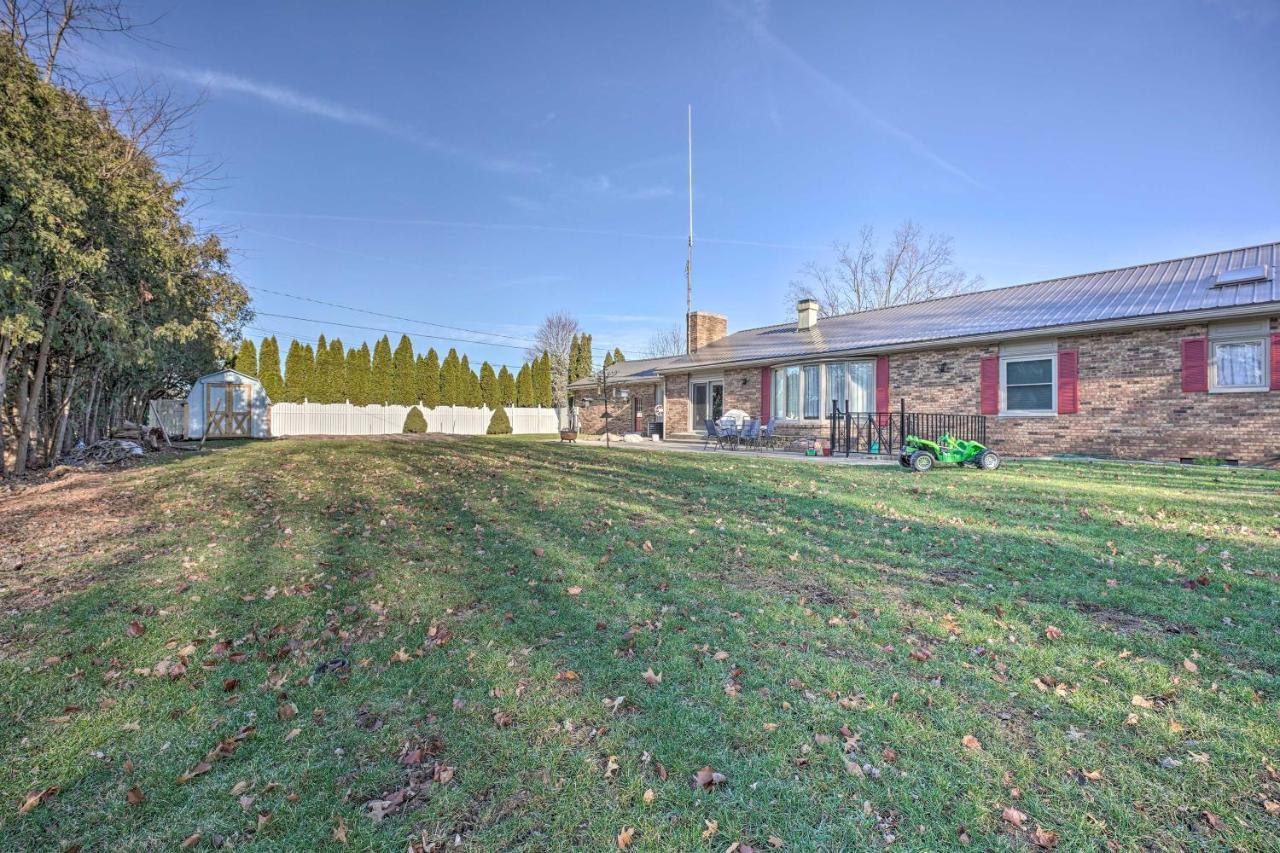 Lovely 3- Bedroom Apartment With Street Parking. Goshen Exterior photo