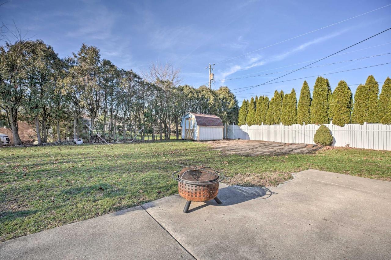 Lovely 3- Bedroom Apartment With Street Parking. Goshen Exterior photo