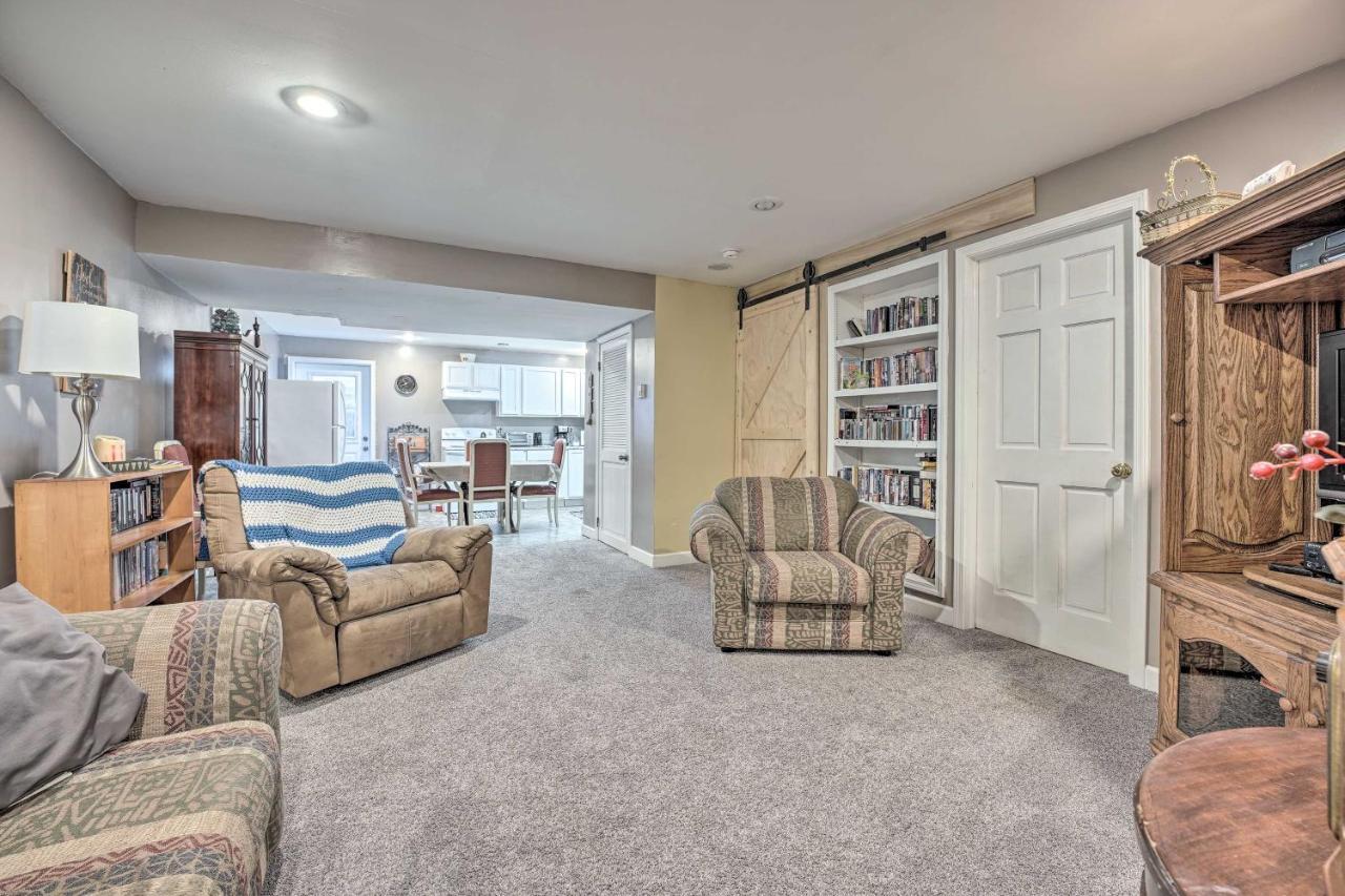 Lovely 3- Bedroom Apartment With Street Parking. Goshen Exterior photo
